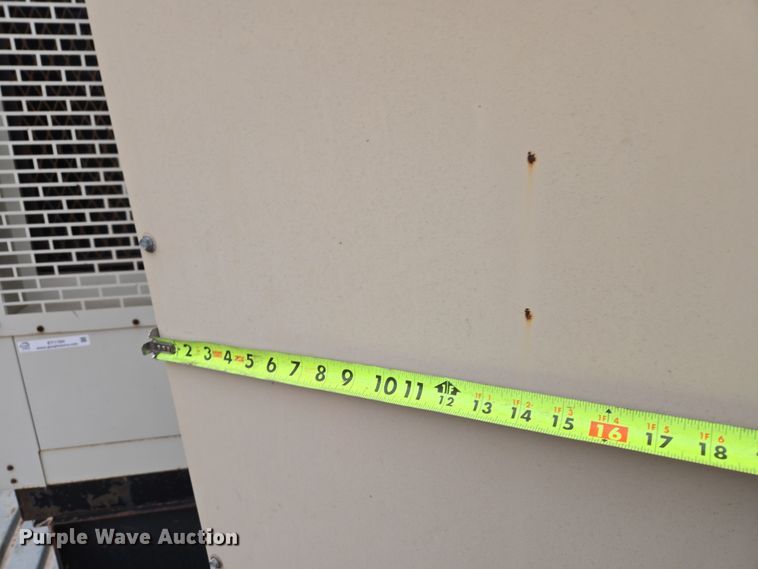 image for item ET1163 2004 Generac Series 380526010 generator