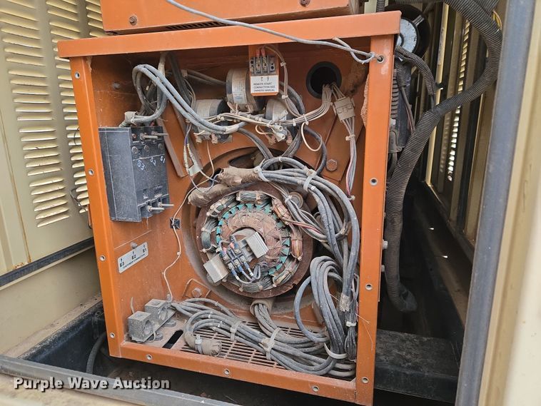 image for item ET1163 2004 Generac Series 380526010 generator