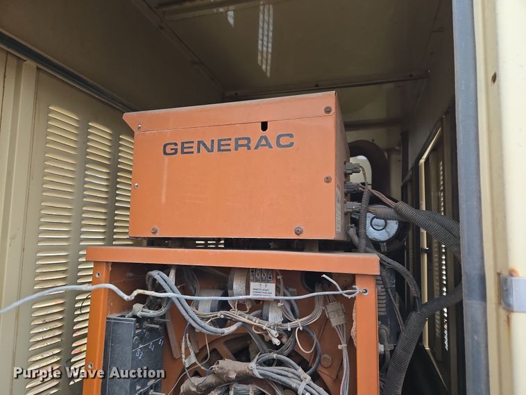 image for item ET1163 2004 Generac Series 380526010 generator