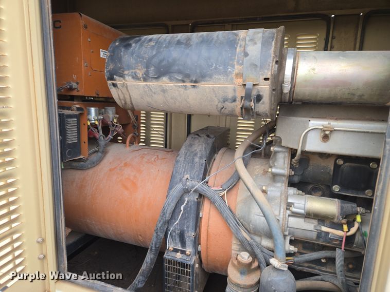 image for item ET1163 2004 Generac Series 380526010 generator