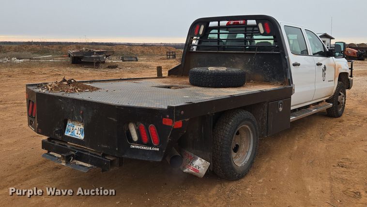 image for item ET1173 2017 Chevrolet Silverado 3500HD Crew Cab flatbed truck