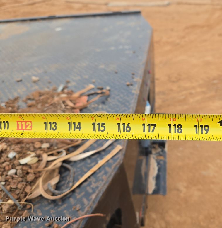 image for item ET1173 2017 Chevrolet Silverado 3500HD Crew Cab flatbed truck