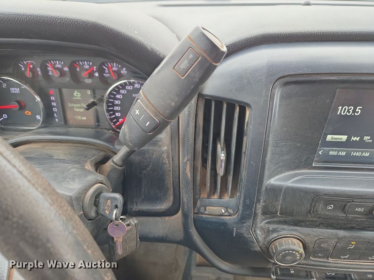 image for item ET1173 2017 Chevrolet Silverado 3500HD Crew Cab flatbed truck