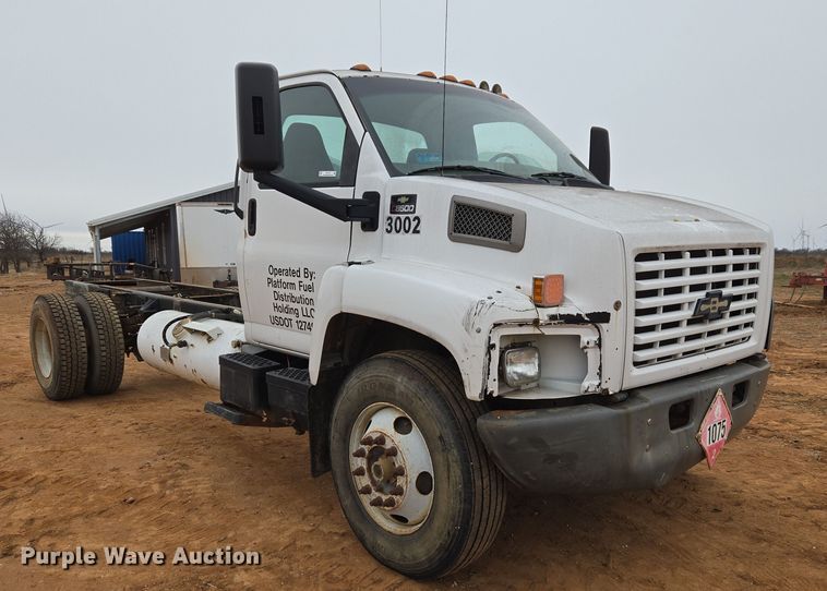 image for item ET1175 2009 Chevrolet C8C truck cab and chassis