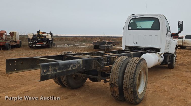 image for item ET1175 2009 Chevrolet C8C truck cab and chassis