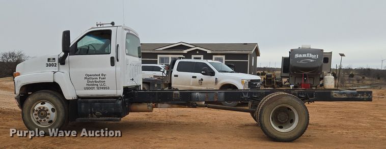 image for item ET1175 2009 Chevrolet C8C truck cab and chassis