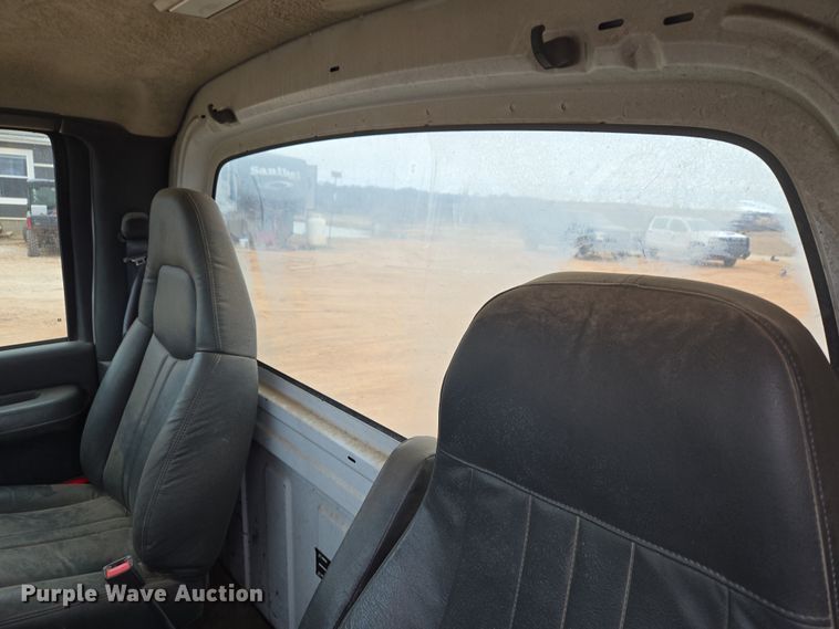 image for item ET1175 2009 Chevrolet C8C truck cab and chassis