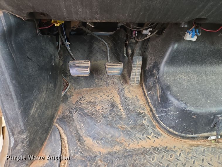 image for item ET1175 2009 Chevrolet C8C truck cab and chassis