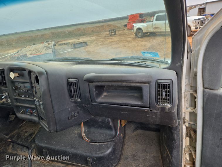 image for item ET1175 2009 Chevrolet C8C truck cab and chassis