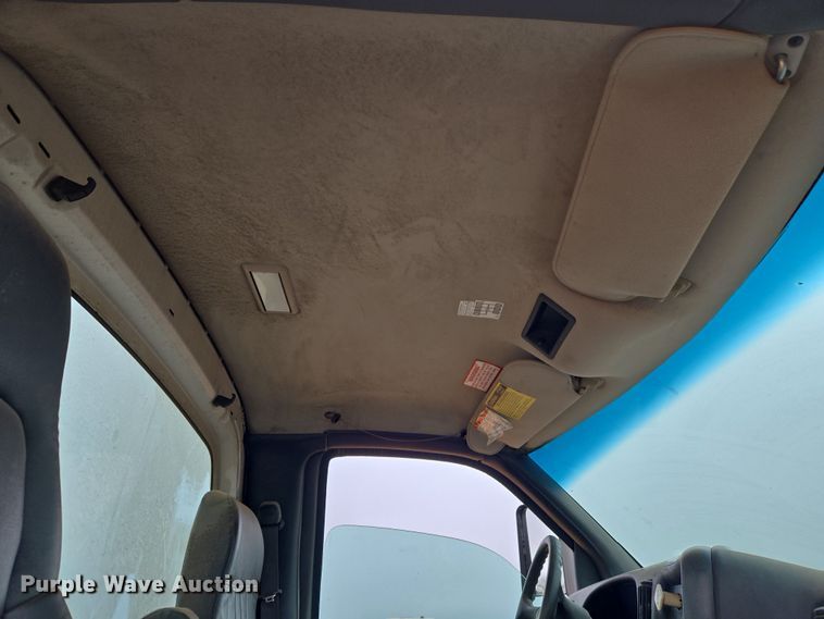 image for item ET1175 2009 Chevrolet C8C truck cab and chassis