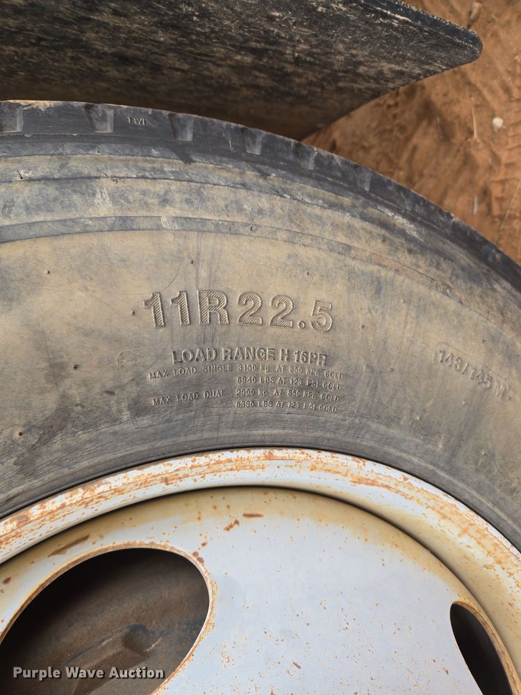 image for item ET1175 2009 Chevrolet C8C truck cab and chassis