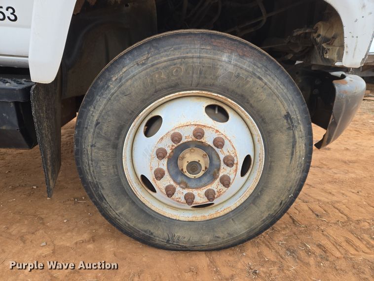 image for item ET1175 2009 Chevrolet C8C truck cab and chassis