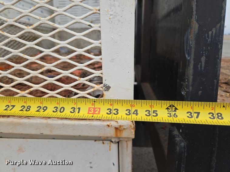 image for item ET1176 2002 Freightliner FL70 flatbed truck