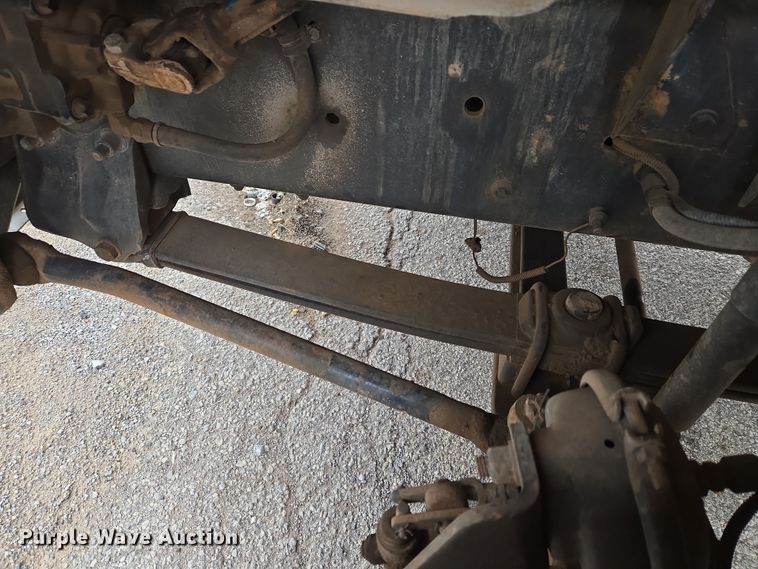 image for item ET1176 2002 Freightliner FL70 flatbed truck