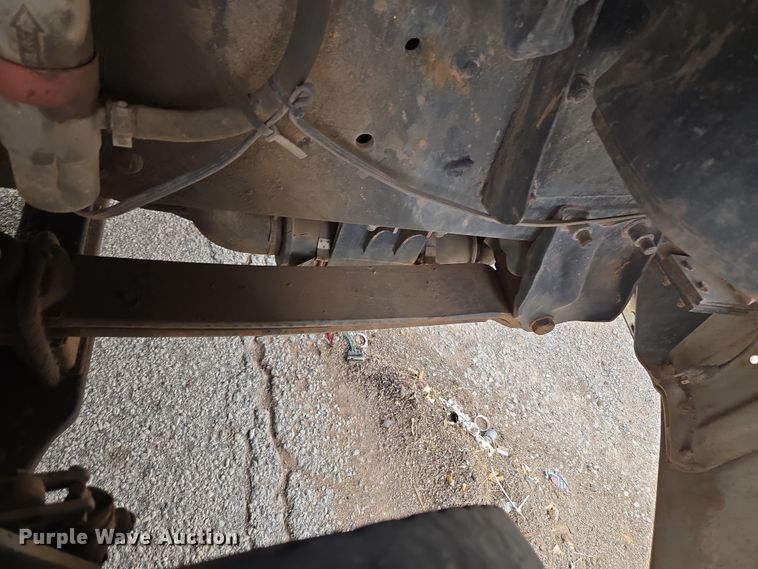 image for item ET1176 2002 Freightliner FL70 flatbed truck