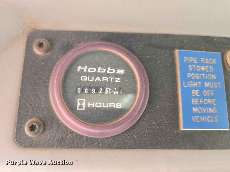 image for item ET1176 2002 Freightliner FL70 flatbed truck