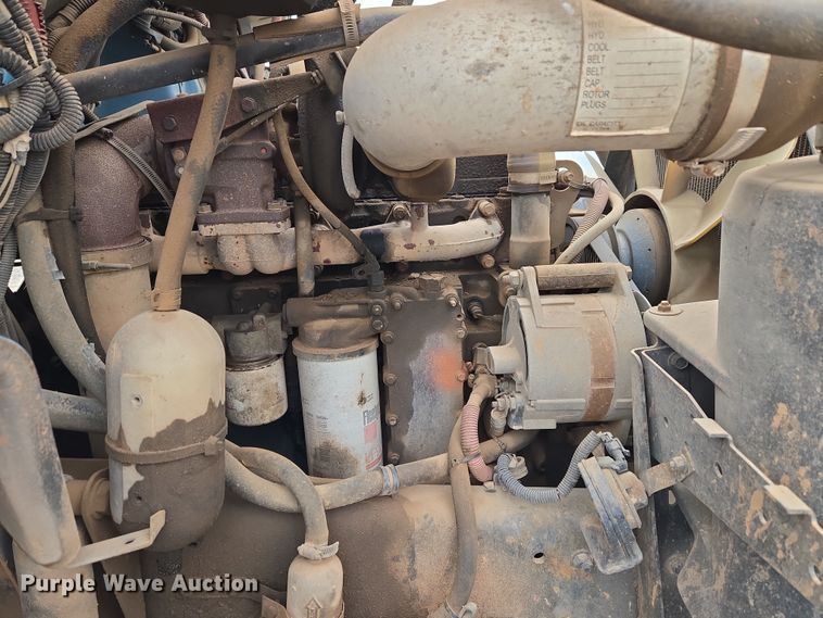 image for item ET1176 2002 Freightliner FL70 flatbed truck