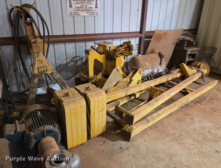 image for item ET1221 2012 Midwestern M-520 side boom pipe layer 