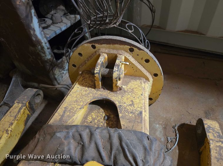 image for item ET1221 2012 Midwestern M-520 side boom pipe layer 