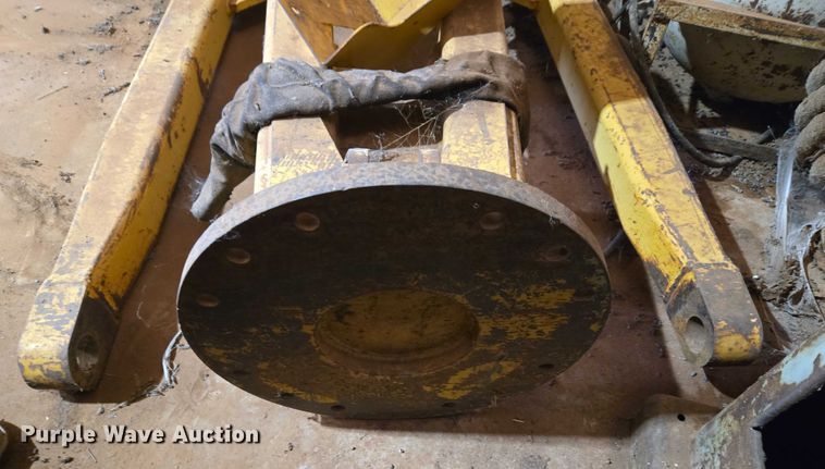 image for item ET1221 2012 Midwestern M-520 side boom pipe layer 