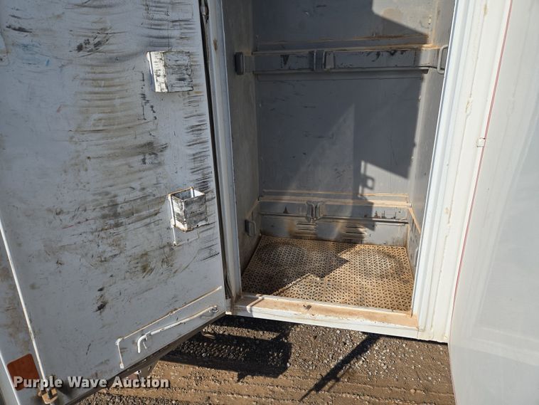 image for item ET1224 2007 International 4300 utility / service truck