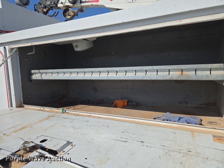 image for item ET1224 2007 International 4300 utility / service truck