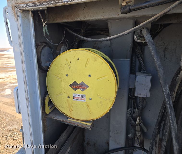 image for item ET1224 2007 International 4300 utility / service truck