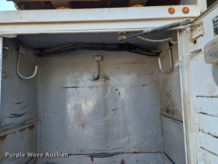 image for item ET1224 2007 International 4300 utility / service truck