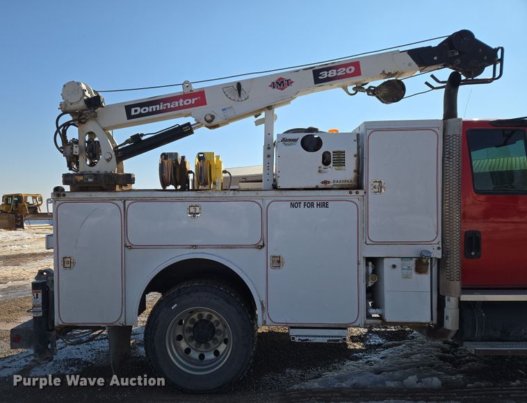 image for item ET1224 2007 International 4300 utility / service truck