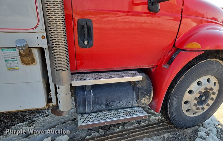 image for item ET1224 2007 International 4300 utility / service truck