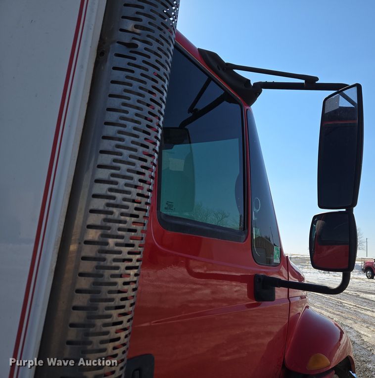 image for item ET1224 2007 International 4300 utility / service truck