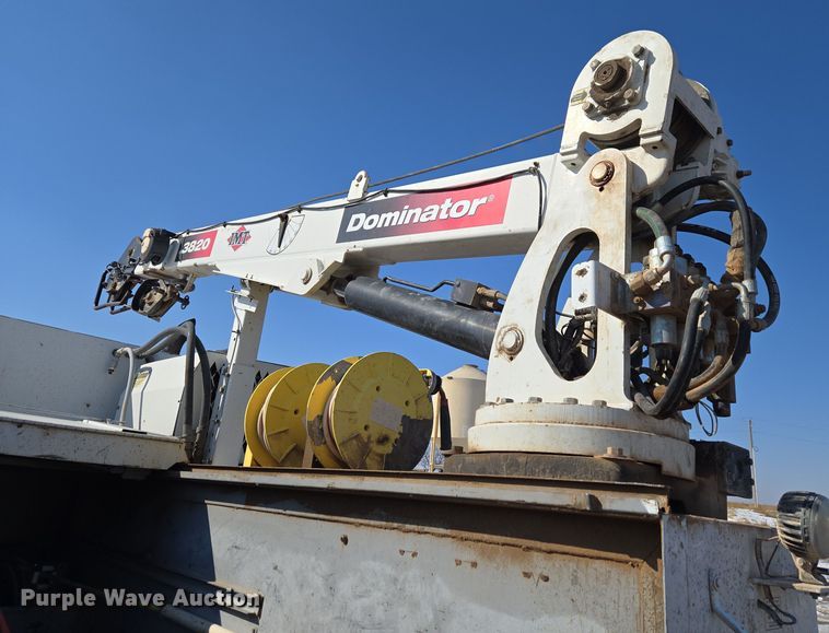 image for item ET1224 2007 International 4300 utility / service truck