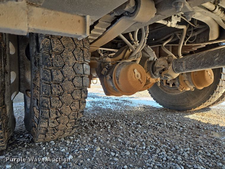 image for item ET1224 2007 International 4300 utility / service truck