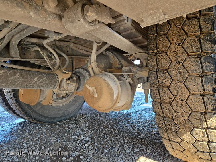 image for item ET1224 2007 International 4300 utility / service truck