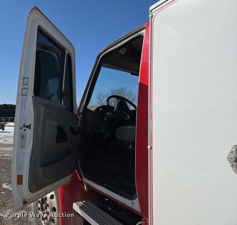 image for item ET1224 2007 International 4300 utility / service truck