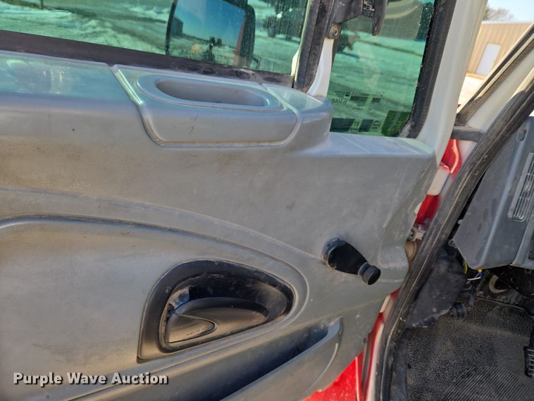 image for item ET1224 2007 International 4300 utility / service truck