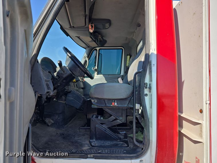 image for item ET1224 2007 International 4300 utility / service truck