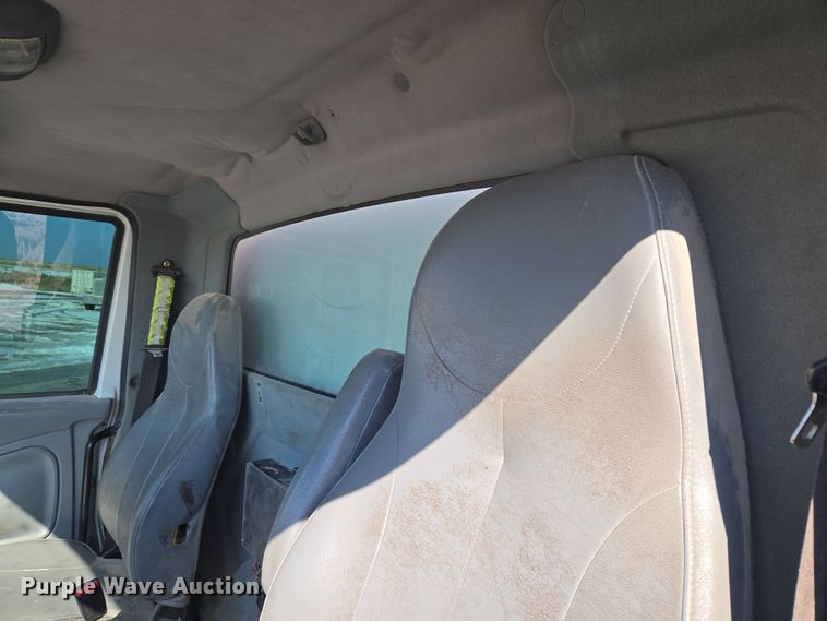 image for item ET1224 2007 International 4300 utility / service truck