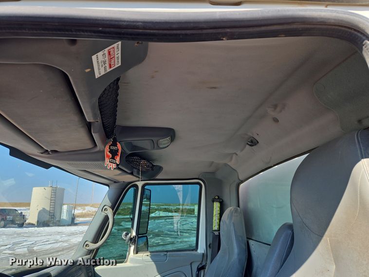 image for item ET1224 2007 International 4300 utility / service truck