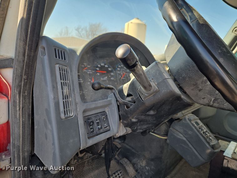 image for item ET1224 2007 International 4300 utility / service truck