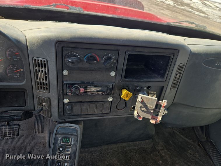 image for item ET1224 2007 International 4300 utility / service truck