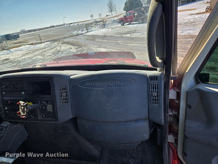 image for item ET1224 2007 International 4300 utility / service truck