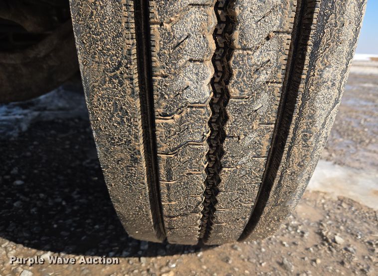 image for item ET1224 2007 International 4300 utility / service truck