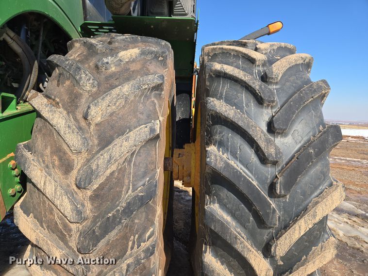 image for item ET1225 2015 John Deere 9570R Scraper Special 4WD tractor