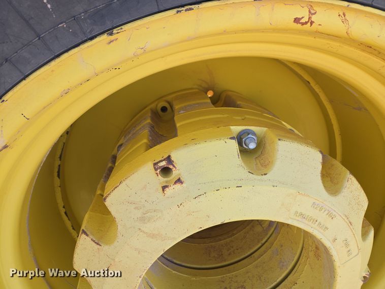 image for item ET1225 2015 John Deere 9570R Scraper Special 4WD tractor