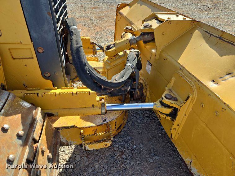 image for item ET1238 2008 John Deere 650J dozer