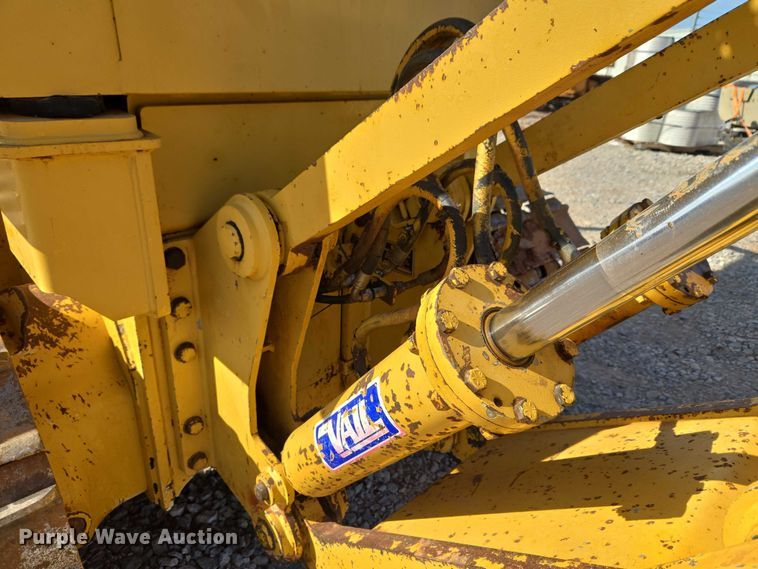 image for item ET1238 2008 John Deere 650J dozer