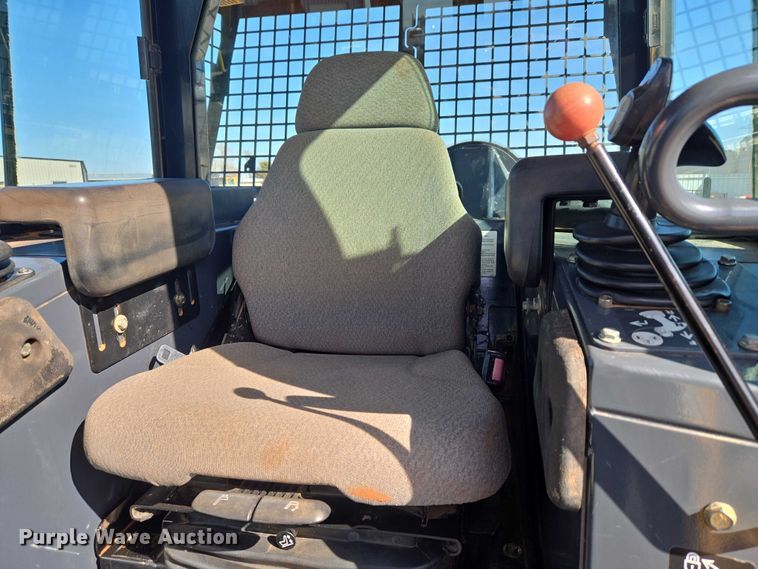 image for item ET1238 2008 John Deere 650J dozer