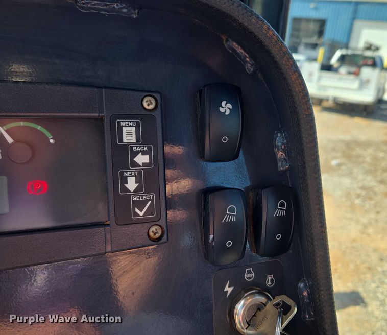 image for item ET1238 2008 John Deere 650J dozer