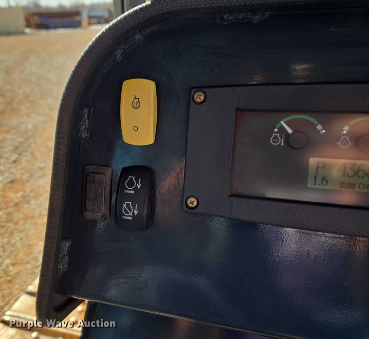 image for item ET1238 2008 John Deere 650J dozer